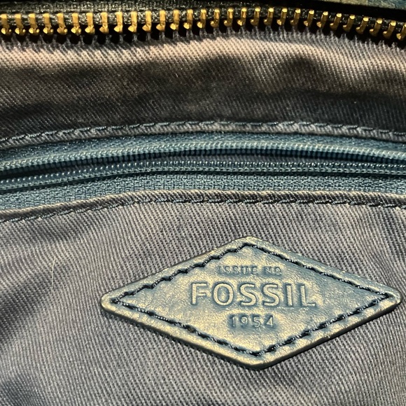 No Longer Available

Fossil Blue Leather Women’s Emma Zippered - Picture 5 of 12